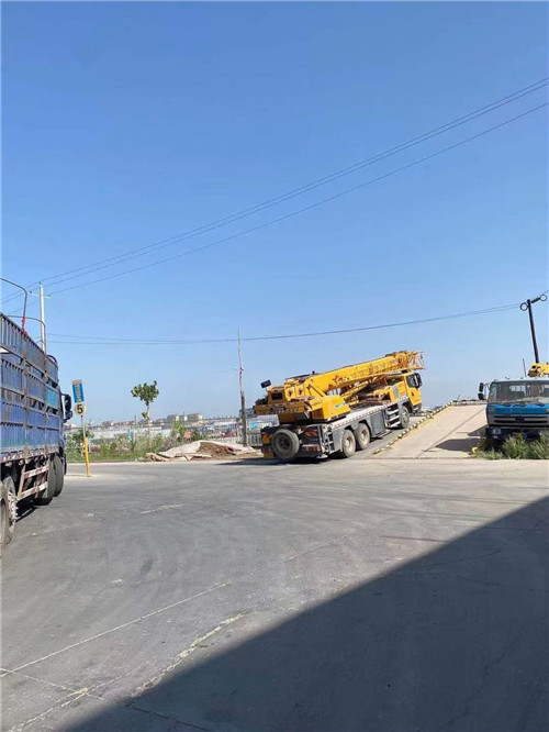 金昌市25吨吊车的租赁价格大概是多少？